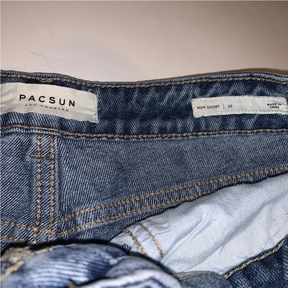 PacSun Mom Short Distressed Senim High Waisted Cuffed Shorts Women’s Size 29 - Picture 2 of 3